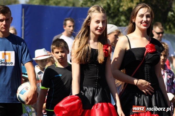 Zdjęcie w galerii na portalu naszraciborz.pl: Dożynki 2016. Barwny korowód przeszedł ulicami Wojnowic wiadomości z regionu