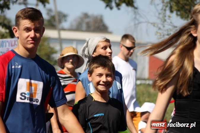 Zdjęcie w galerii na portalu naszraciborz.pl: Dożynki 2016. Barwny korowód przeszedł ulicami Wojnowic wiadomości z regionu
