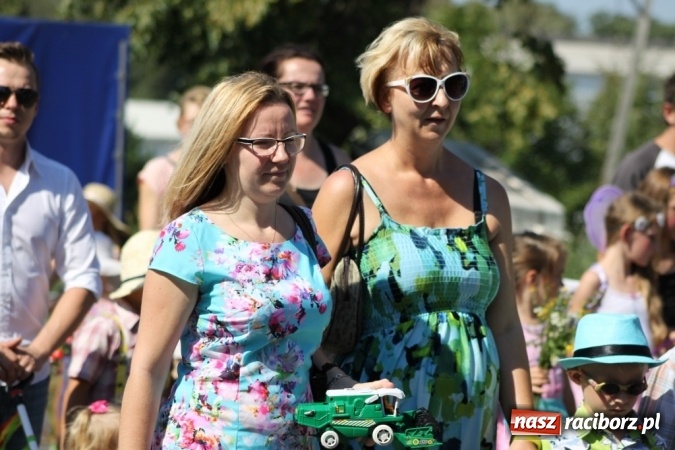 Zdjęcie w galerii na portalu naszraciborz.pl: Dożynki 2016. Barwny korowód przeszedł ulicami Wojnowic wiadomości z regionu