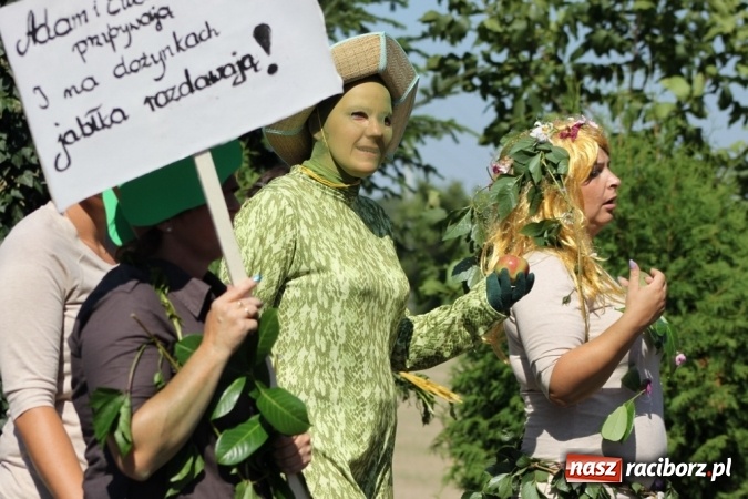 Zdjęcie w galerii na portalu naszraciborz.pl: Dożynki 2016. Barwny korowód przeszedł ulicami Wojnowic wiadomości z regionu