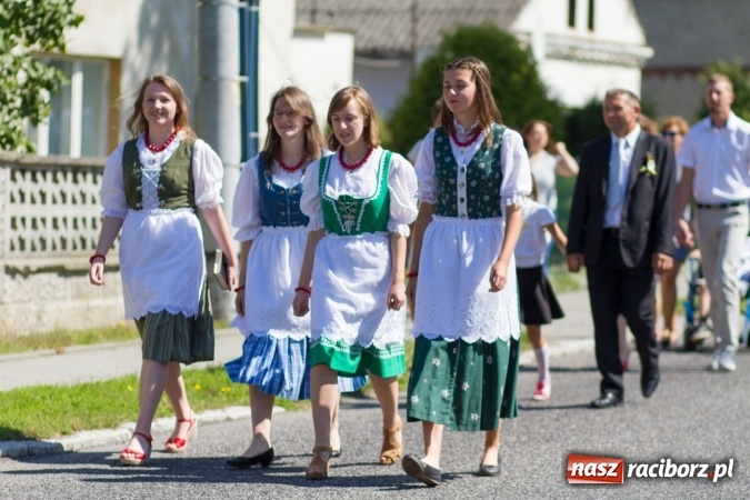 Zdjęcie w galerii na portalu naszraciborz.pl: Dożynki 2016. W Cyprzanowie z Lekartowem dziękowali za plony wiadomości z regionu