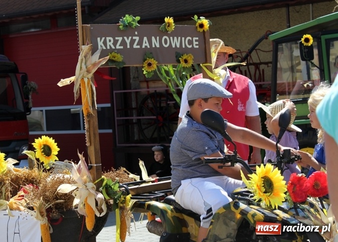 Zdjęcie w galerii na portalu naszraciborz.pl: Dożynki 2016. W Krzyżanowicach po żniwnioku baby do kurortów rozwiozą  wiadomości z regionu