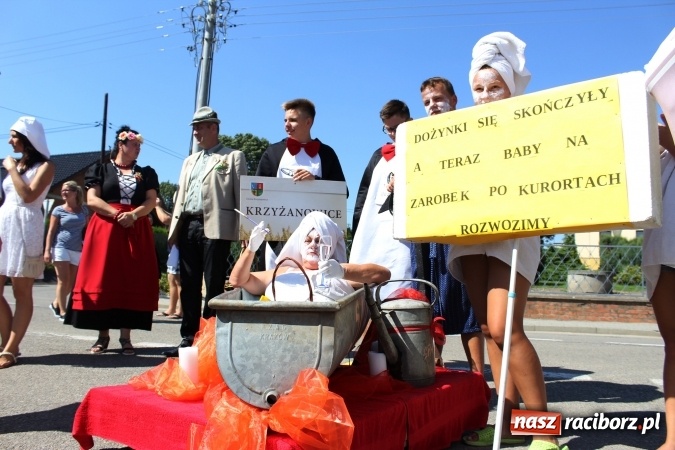 Zdjęcie w galerii na portalu naszraciborz.pl: Dożynki 2016. W Krzyżanowicach po żniwnioku baby do kurortów rozwiozą  wiadomości z regionu