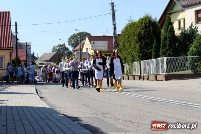 Zdjęcie w galerii na portalu naszraciborz.pl: Dożynki 2016. W Krzyżanowicach po żniwnioku baby do kurortów rozwiozą  wiadomości z regionu