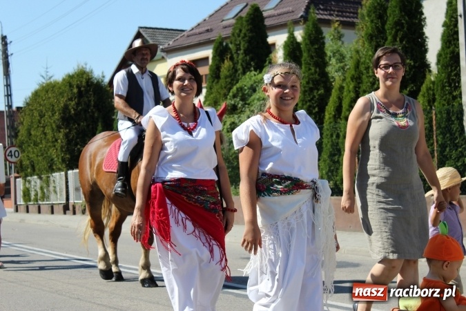 Zdjęcie w galerii na portalu naszraciborz.pl: Dożynki 2016. W Krzyżanowicach po żniwnioku baby do kurortów rozwiozą  wiadomości z regionu
