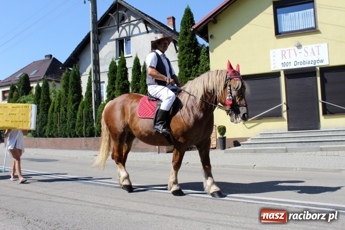 Zdjęcie w galerii na portalu naszraciborz.pl: Dożynki 2016. W Krzyżanowicach po żniwnioku baby do kurortów rozwiozą  wiadomości z regionu