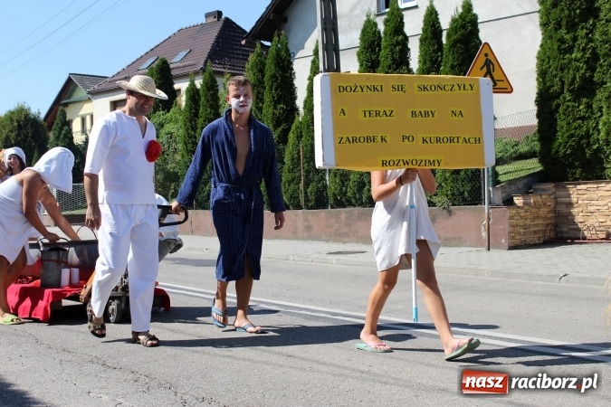 Zdjęcie w galerii na portalu naszraciborz.pl: Dożynki 2016. W Krzyżanowicach po żniwnioku baby do kurortów rozwiozą  wiadomości z regionu