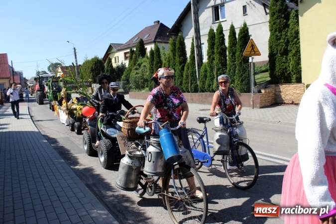 Zdjęcie w galerii na portalu naszraciborz.pl: Dożynki 2016. W Krzyżanowicach po żniwnioku baby do kurortów rozwiozą  wiadomości z regionu