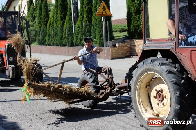 Zdjęcie w galerii na portalu naszraciborz.pl: Dożynki 2016. W Krzyżanowicach po żniwnioku baby do kurortów rozwiozą  wiadomości z regionu