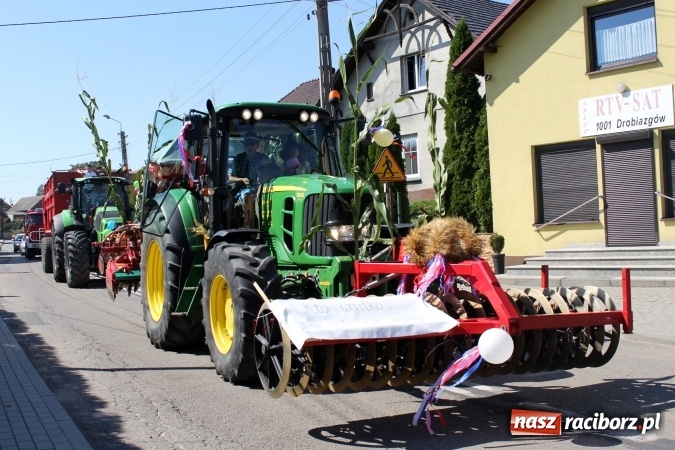 Zdjęcie w galerii na portalu naszraciborz.pl: Dożynki 2016. W Krzyżanowicach po żniwnioku baby do kurortów rozwiozą  wiadomości z regionu