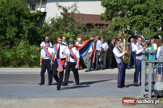 Zdjęcie w galerii na portalu naszraciborz.pl: Dożynki 2016. W Krzyżanowicach po żniwnioku baby do kurortów rozwiozą  wiadomości z regionu