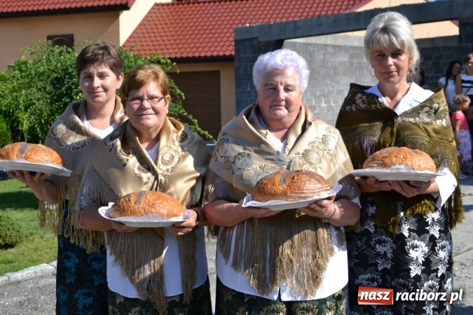 Zdjęcie w galerii na portalu naszraciborz.pl: Dożynki 2016. W Krzyżanowicach po żniwnioku baby do kurortów rozwiozą  wiadomości z regionu