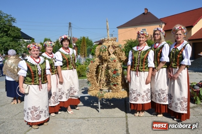 Zdjęcie w galerii na portalu naszraciborz.pl: Dożynki 2016. W Krzyżanowicach po żniwnioku baby do kurortów rozwiozą  wiadomości z regionu
