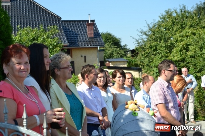 Zdjęcie w galerii na portalu naszraciborz.pl: Dożynki 2016. W Krzyżanowicach po żniwnioku baby do kurortów rozwiozą  wiadomości z regionu