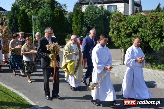 Zdjęcie w galerii na portalu naszraciborz.pl: Dożynki 2016. W Krzyżanowicach po żniwnioku baby do kurortów rozwiozą  wiadomości z regionu
