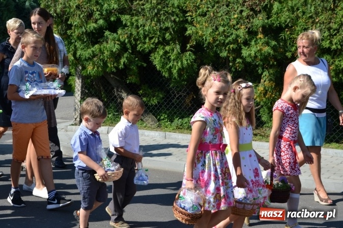 Zdjęcie w galerii na portalu naszraciborz.pl: Dożynki 2016. W Krzyżanowicach po żniwnioku baby do kurortów rozwiozą  wiadomości z regionu