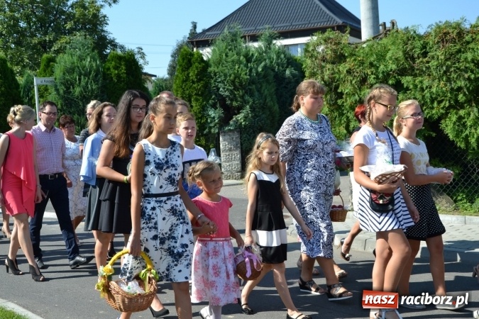 Zdjęcie w galerii na portalu naszraciborz.pl: Dożynki 2016. W Krzyżanowicach po żniwnioku baby do kurortów rozwiozą  wiadomości z regionu