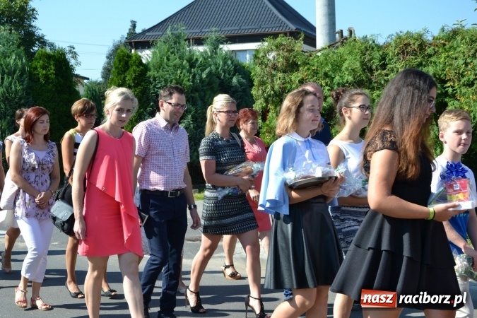 Zdjęcie w galerii na portalu naszraciborz.pl: Dożynki 2016. W Krzyżanowicach po żniwnioku baby do kurortów rozwiozą  wiadomości z regionu