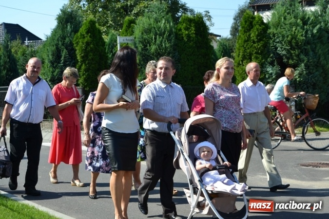 Zdjęcie w galerii na portalu naszraciborz.pl: Dożynki 2016. W Krzyżanowicach po żniwnioku baby do kurortów rozwiozą  wiadomości z regionu