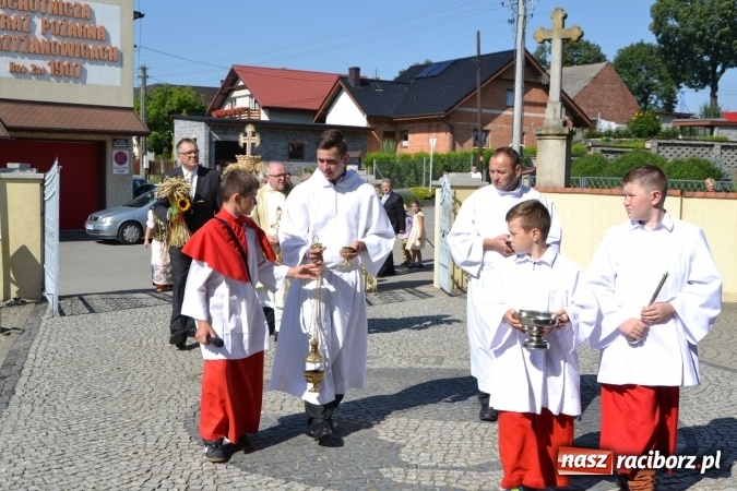 Zdjęcie w galerii na portalu naszraciborz.pl: Dożynki 2016. W Krzyżanowicach po żniwnioku baby do kurortów rozwiozą  wiadomości z regionu