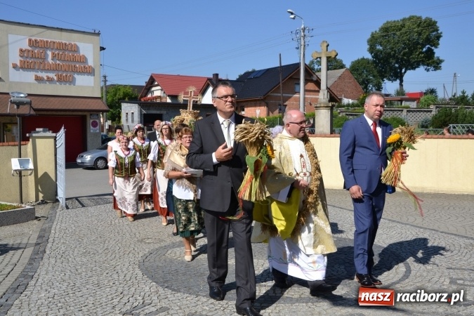 Zdjęcie w galerii na portalu naszraciborz.pl: Dożynki 2016. W Krzyżanowicach po żniwnioku baby do kurortów rozwiozą  wiadomości z regionu