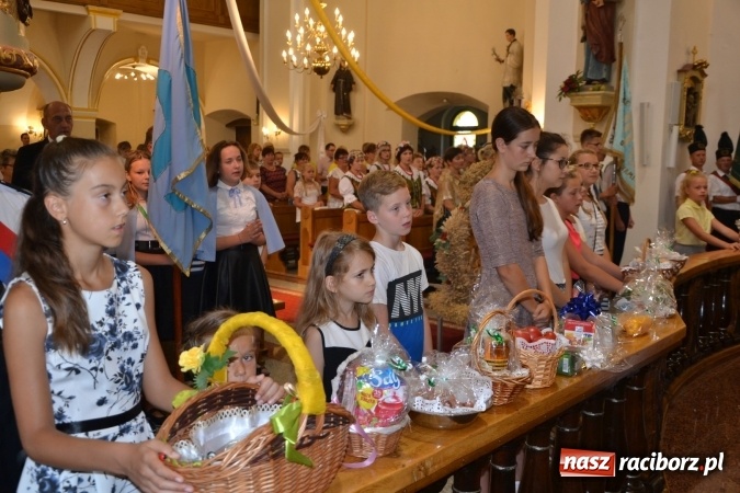 Zdjęcie w galerii na portalu naszraciborz.pl: Dożynki 2016. W Krzyżanowicach po żniwnioku baby do kurortów rozwiozą  wiadomości z regionu
