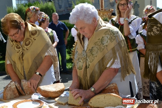Zdjęcie w galerii na portalu naszraciborz.pl: Dożynki 2016. W Krzyżanowicach po żniwnioku baby do kurortów rozwiozą  wiadomości z regionu
