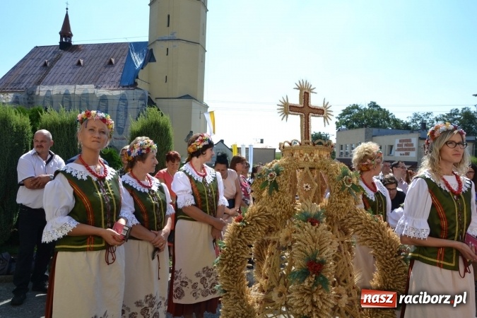Zdjęcie w galerii na portalu naszraciborz.pl: Dożynki 2016. W Krzyżanowicach po żniwnioku baby do kurortów rozwiozą  wiadomości z regionu