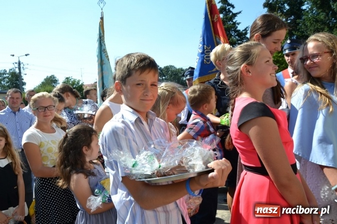 Zdjęcie w galerii na portalu naszraciborz.pl: Dożynki 2016. W Krzyżanowicach po żniwnioku baby do kurortów rozwiozą  wiadomości z regionu