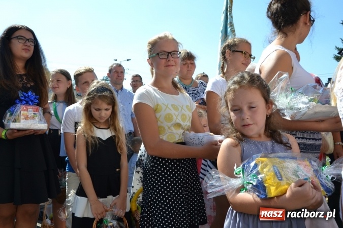 Zdjęcie w galerii na portalu naszraciborz.pl: Dożynki 2016. W Krzyżanowicach po żniwnioku baby do kurortów rozwiozą  wiadomości z regionu