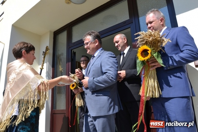 Zdjęcie w galerii na portalu naszraciborz.pl: Dożynki 2016. W Krzyżanowicach po żniwnioku baby do kurortów rozwiozą  wiadomości z regionu