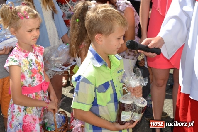 Zdjęcie w galerii na portalu naszraciborz.pl: Dożynki 2016. W Krzyżanowicach po żniwnioku baby do kurortów rozwiozą  wiadomości z regionu