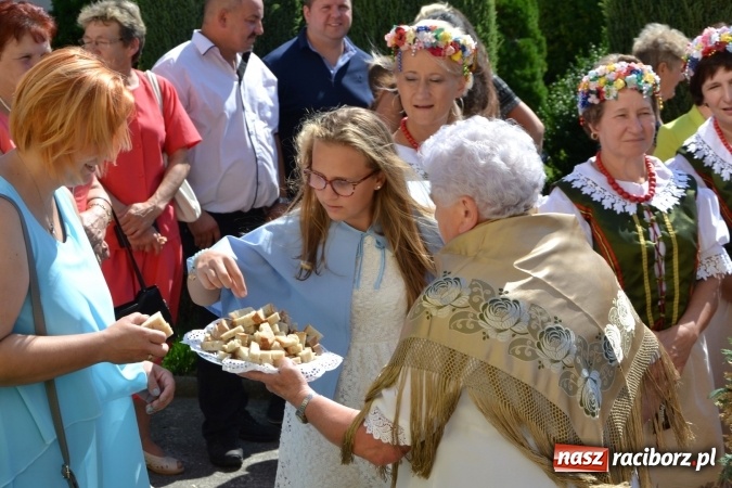 Zdjęcie w galerii na portalu naszraciborz.pl: Dożynki 2016. W Krzyżanowicach po żniwnioku baby do kurortów rozwiozą  wiadomości z regionu