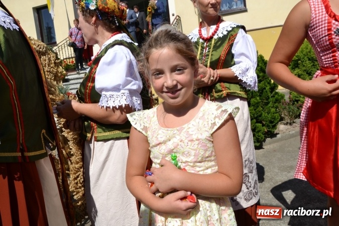 Zdjęcie w galerii na portalu naszraciborz.pl: Dożynki 2016. W Krzyżanowicach po żniwnioku baby do kurortów rozwiozą  wiadomości z regionu