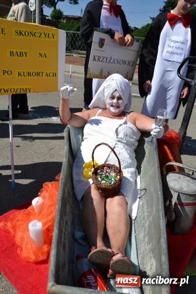 Zdjęcie w galerii na portalu naszraciborz.pl: Dożynki 2016. W Krzyżanowicach po żniwnioku baby do kurortów rozwiozą  wiadomości z regionu