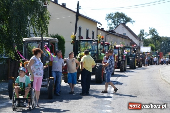 Zdjęcie w galerii na portalu naszraciborz.pl: Dożynki 2016. W Krzyżanowicach po żniwnioku baby do kurortów rozwiozą  wiadomości z regionu