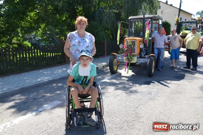 Zdjęcie w galerii na portalu naszraciborz.pl: Dożynki 2016. W Krzyżanowicach po żniwnioku baby do kurortów rozwiozą  wiadomości z regionu