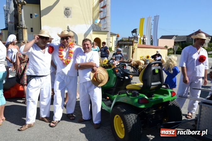 Zdjęcie w galerii na portalu naszraciborz.pl: Dożynki 2016. W Krzyżanowicach po żniwnioku baby do kurortów rozwiozą  wiadomości z regionu
