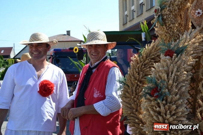 Zdjęcie w galerii na portalu naszraciborz.pl: Dożynki 2016. W Krzyżanowicach po żniwnioku baby do kurortów rozwiozą  wiadomości z regionu
