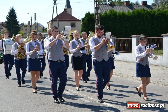 Zdjęcie w galerii na portalu naszraciborz.pl: Dożynki 2016. W Krzyżanowicach po żniwnioku baby do kurortów rozwiozą  wiadomości z regionu