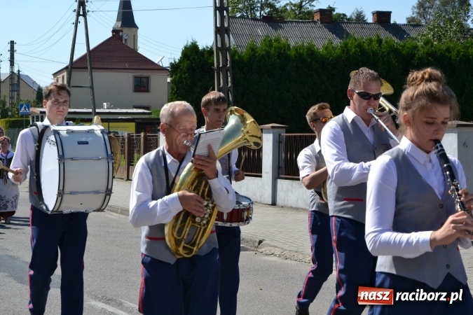 Zdjęcie w galerii na portalu naszraciborz.pl: Dożynki 2016. W Krzyżanowicach po żniwnioku baby do kurortów rozwiozą  wiadomości z regionu