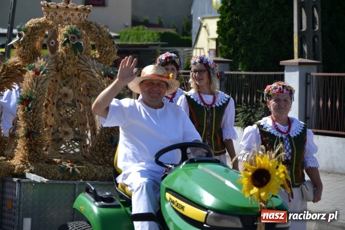 Zdjęcie w galerii na portalu naszraciborz.pl: Dożynki 2016. W Krzyżanowicach po żniwnioku baby do kurortów rozwiozą  wiadomości z regionu