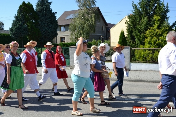 Zdjęcie w galerii na portalu naszraciborz.pl: Dożynki 2016. W Krzyżanowicach po żniwnioku baby do kurortów rozwiozą  wiadomości z regionu