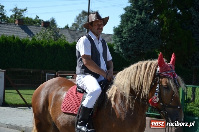 Zdjęcie w galerii na portalu naszraciborz.pl: Dożynki 2016. W Krzyżanowicach po żniwnioku baby do kurortów rozwiozą  wiadomości z regionu
