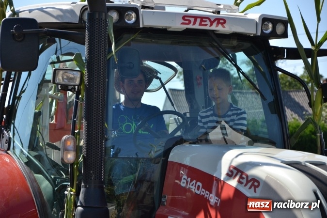 Zdjęcie w galerii na portalu naszraciborz.pl: Dożynki 2016. W Krzyżanowicach po żniwnioku baby do kurortów rozwiozą  wiadomości z regionu
