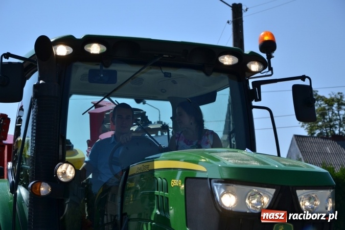 Zdjęcie w galerii na portalu naszraciborz.pl: Dożynki 2016. W Krzyżanowicach po żniwnioku baby do kurortów rozwiozą  wiadomości z regionu