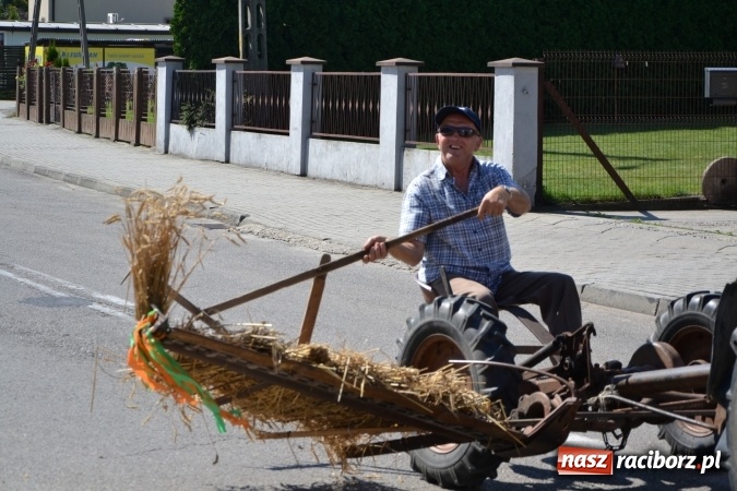 Zdjęcie w galerii na portalu naszraciborz.pl: Dożynki 2016. W Krzyżanowicach po żniwnioku baby do kurortów rozwiozą  wiadomości z regionu