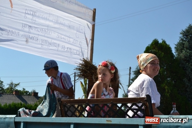 Zdjęcie w galerii na portalu naszraciborz.pl: Dożynki 2016. W Krzyżanowicach po żniwnioku baby do kurortów rozwiozą  wiadomości z regionu