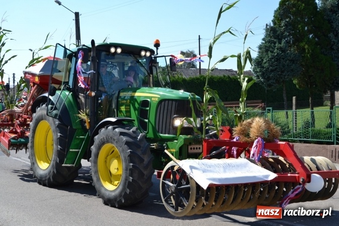 Zdjęcie w galerii na portalu naszraciborz.pl: Dożynki 2016. W Krzyżanowicach po żniwnioku baby do kurortów rozwiozą  wiadomości z regionu