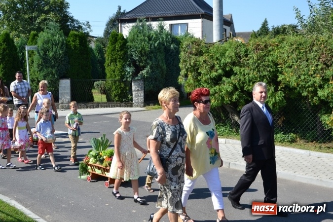 Zdjęcie w galerii na portalu naszraciborz.pl: Dożynki 2016. W Krzyżanowicach po żniwnioku baby do kurortów rozwiozą  wiadomości z regionu